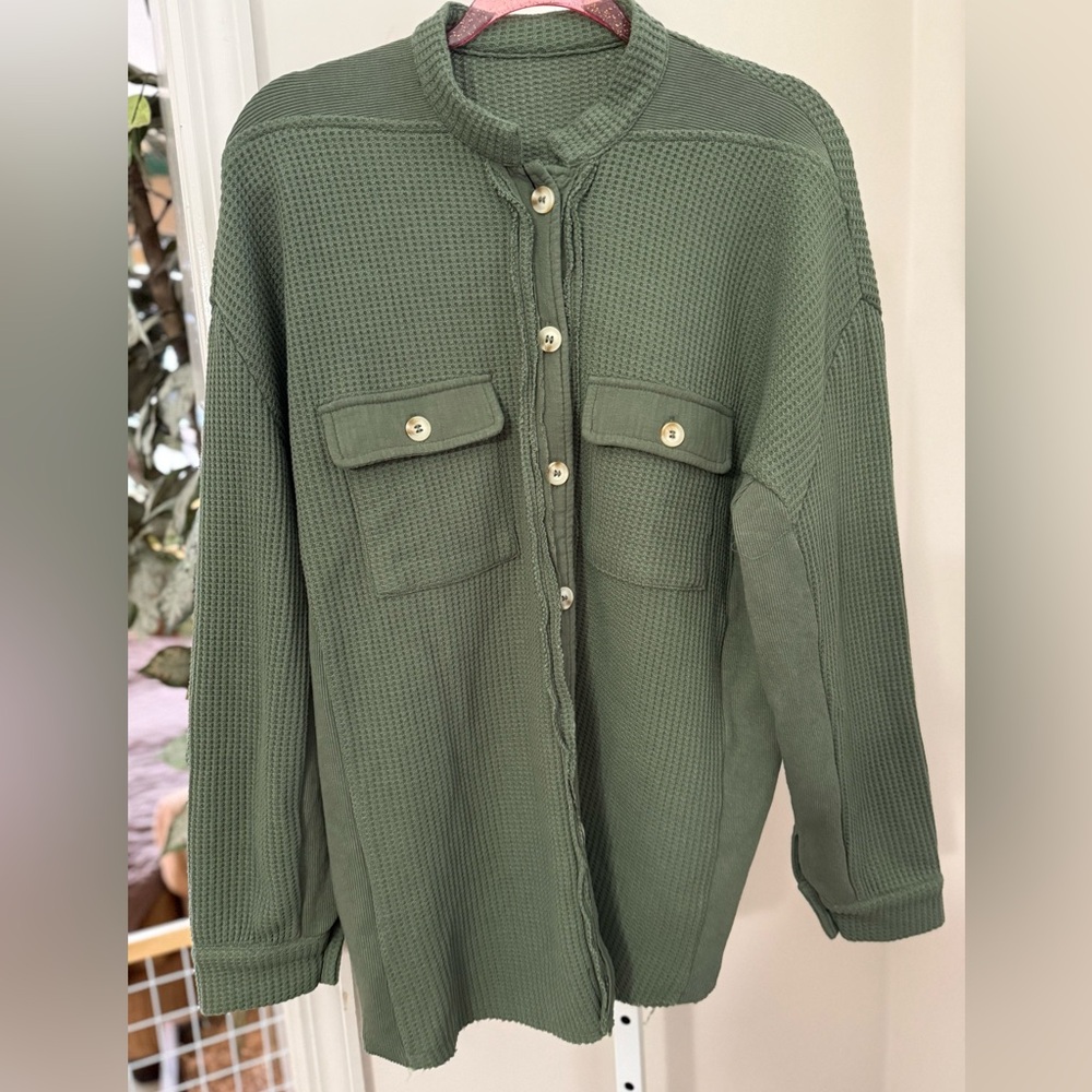 Loveimgs Thermal Shacket. NWT. Size Medium.